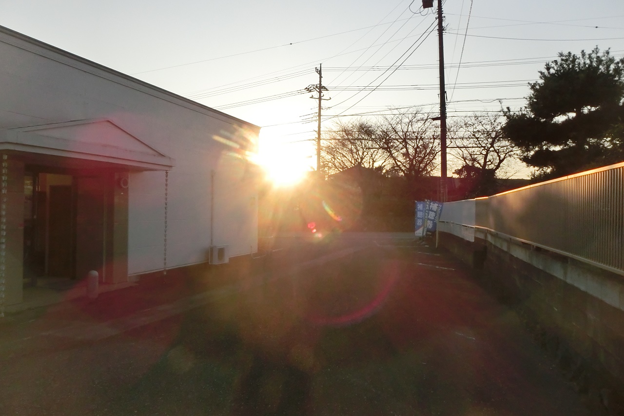 夏だけじゃない 冬も大活躍のサングラス 光調光レンズのご紹介です Yamatoya 夏だけじゃない 冬も大活躍のサングラス 光調光レンズのご紹介です Yamatoya